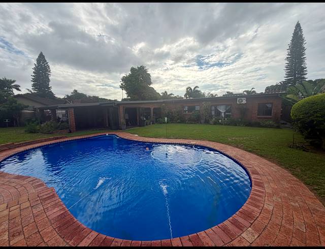 4 BEDROOM HOUSE FOR SALE IN MEER EN SEE